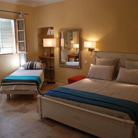 Le Moulin Des Pinchinats Bed and Breakfast Aix-en-Provence Exterior foto