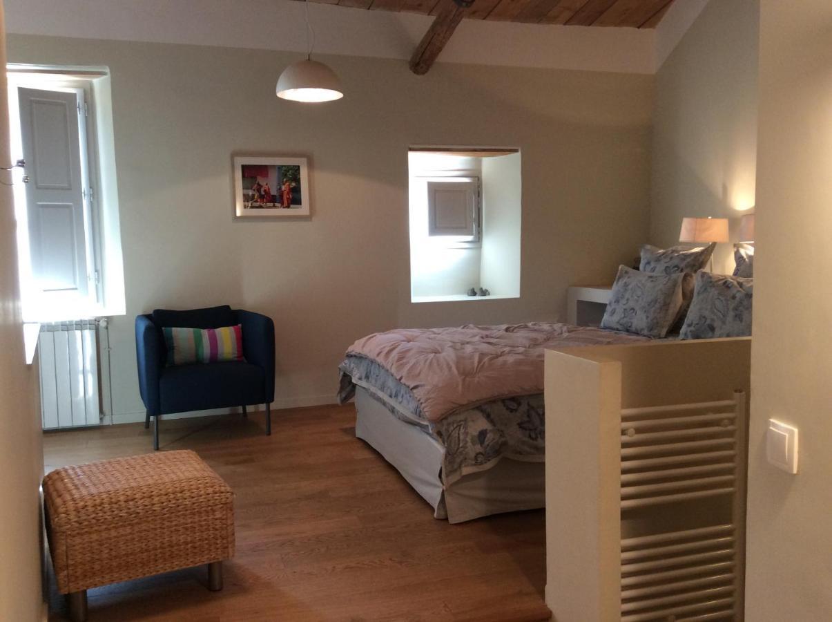Le Moulin Des Pinchinats Bed and Breakfast Aix-en-Provence Exterior foto