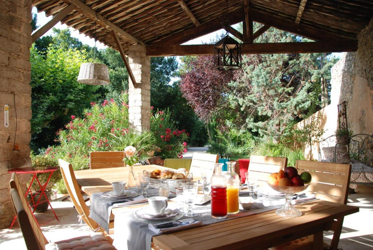 Le Moulin Des Pinchinats Bed and Breakfast Aix-en-Provence Exterior foto