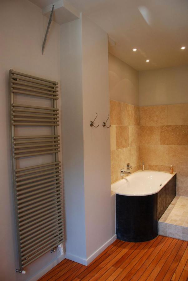 Le Moulin Des Pinchinats Bed and Breakfast Aix-en-Provence Exterior foto