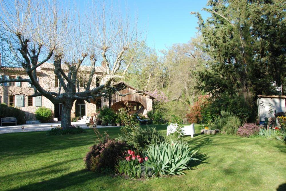Le Moulin Des Pinchinats Bed and Breakfast Aix-en-Provence Exterior foto