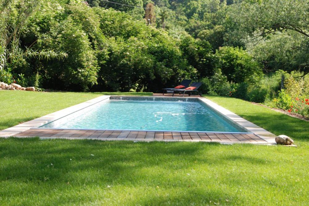 Le Moulin Des Pinchinats Bed and Breakfast Aix-en-Provence Exterior foto